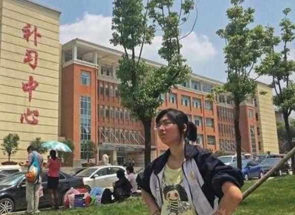 高考工厂遭遇滑铁卢，1万考生里只有1人考上清华，毛坦厂咋了？