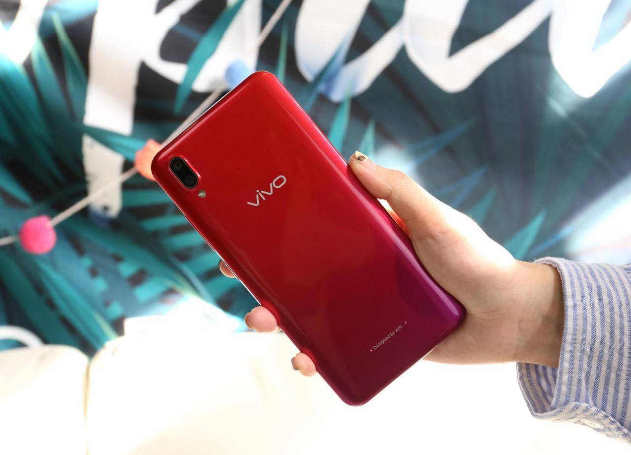 不仅仅是好看，vivo Y93上手体验：拍照、游戏有新惊喜