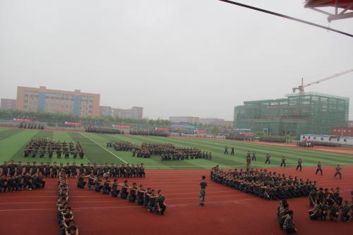 山东最大民办大学被卖1年了，由33岁女富豪掌舵，父女身家过百亿