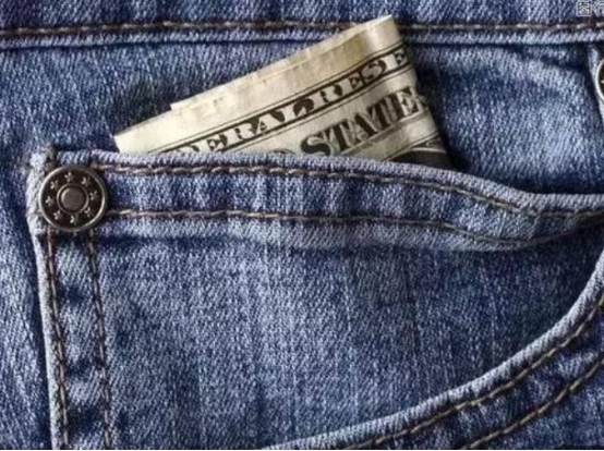 为什么每条牛仔裤上都有小口袋？到底干嘛用？看完涨知识了