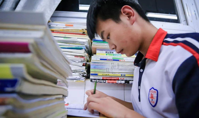 高考成绩档次划分，不同分数能上什么档次的大学？最好心中有数