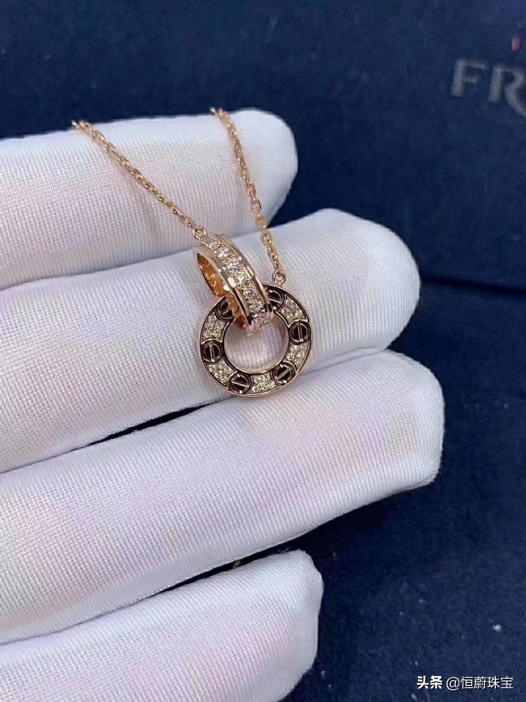 七夕情人节最受女生欢迎的十大项链排行榜，卡地亚双环项链排第六