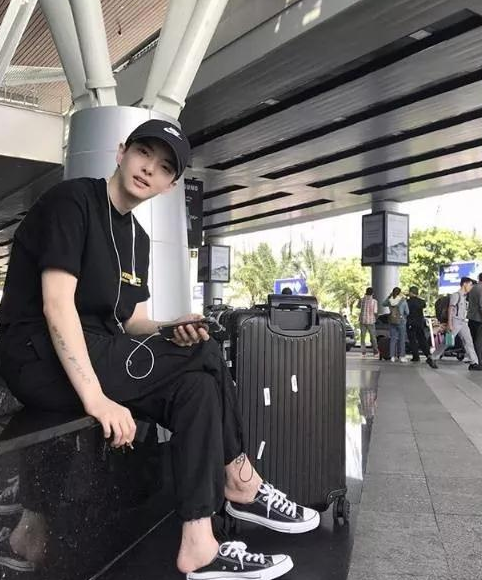 韩国女星被家暴，呼救说对方要掐死自己！网友却称两人都不是善茬