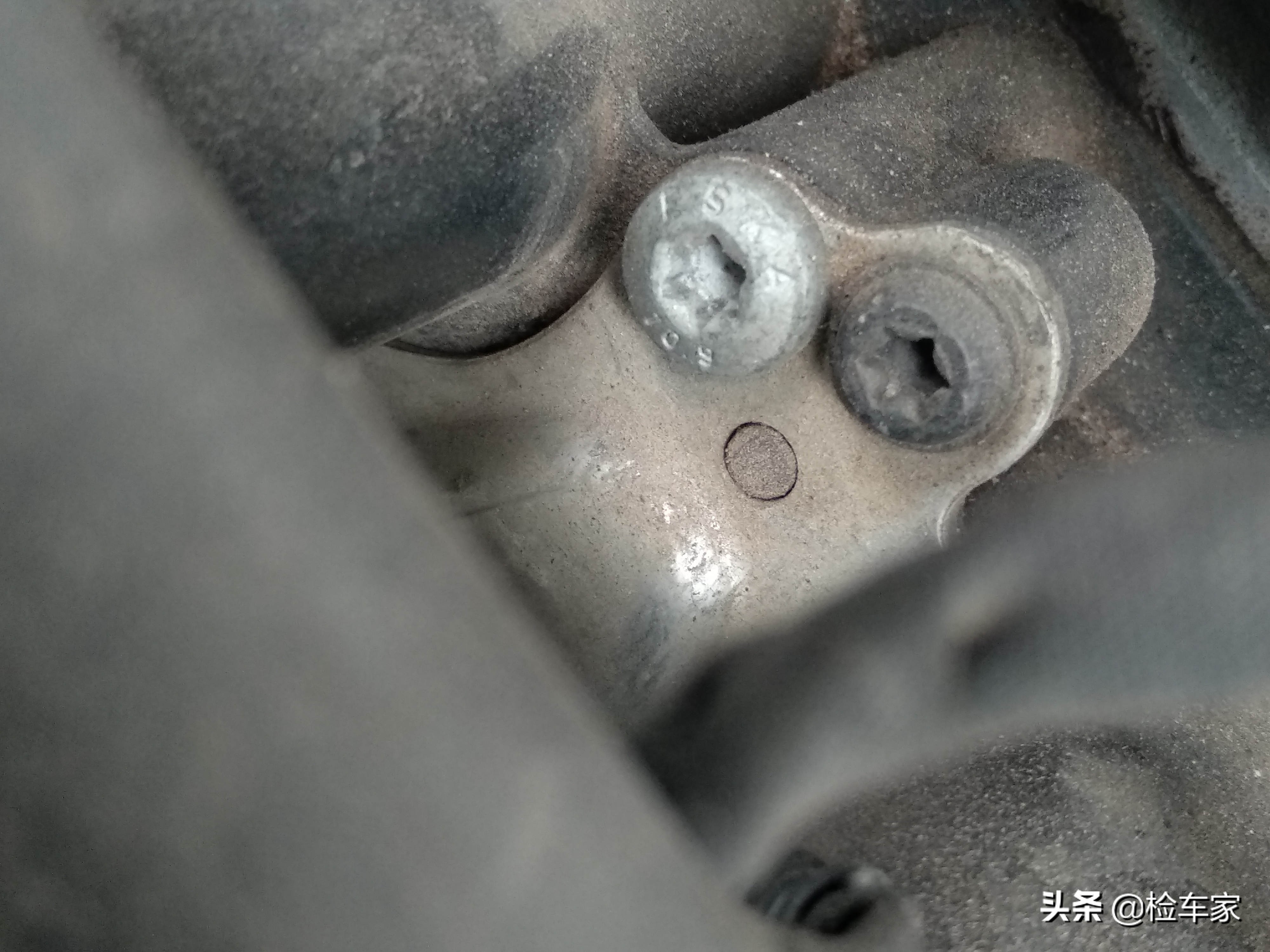 大众西雅特LEON车主的痛！开7年掉价25万，网友：小众车的代价