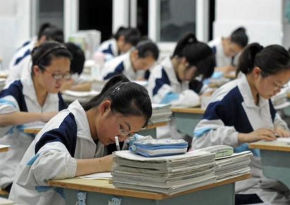 女生很“吃香”的4个专业，好就业收入高，早点了解少吃亏