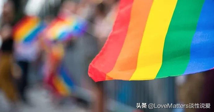 25年前“没有同性恋”，现在，ta们在争取抚养权