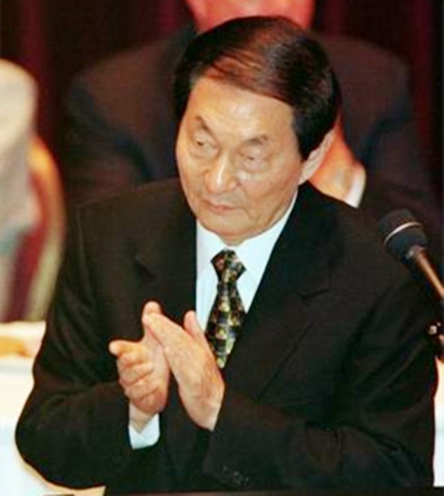 2001年，朱镕基告别清华演讲：做事不要落身后骂名