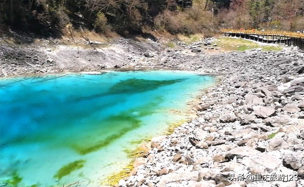 五月去哪嗨？九寨沟人少景美 重庆到九寨沟旅游详解