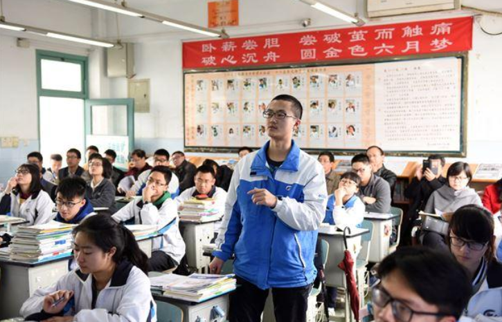 2011年，重庆小伙李翔，高考638分却坚持复读，夺文科状元进北大