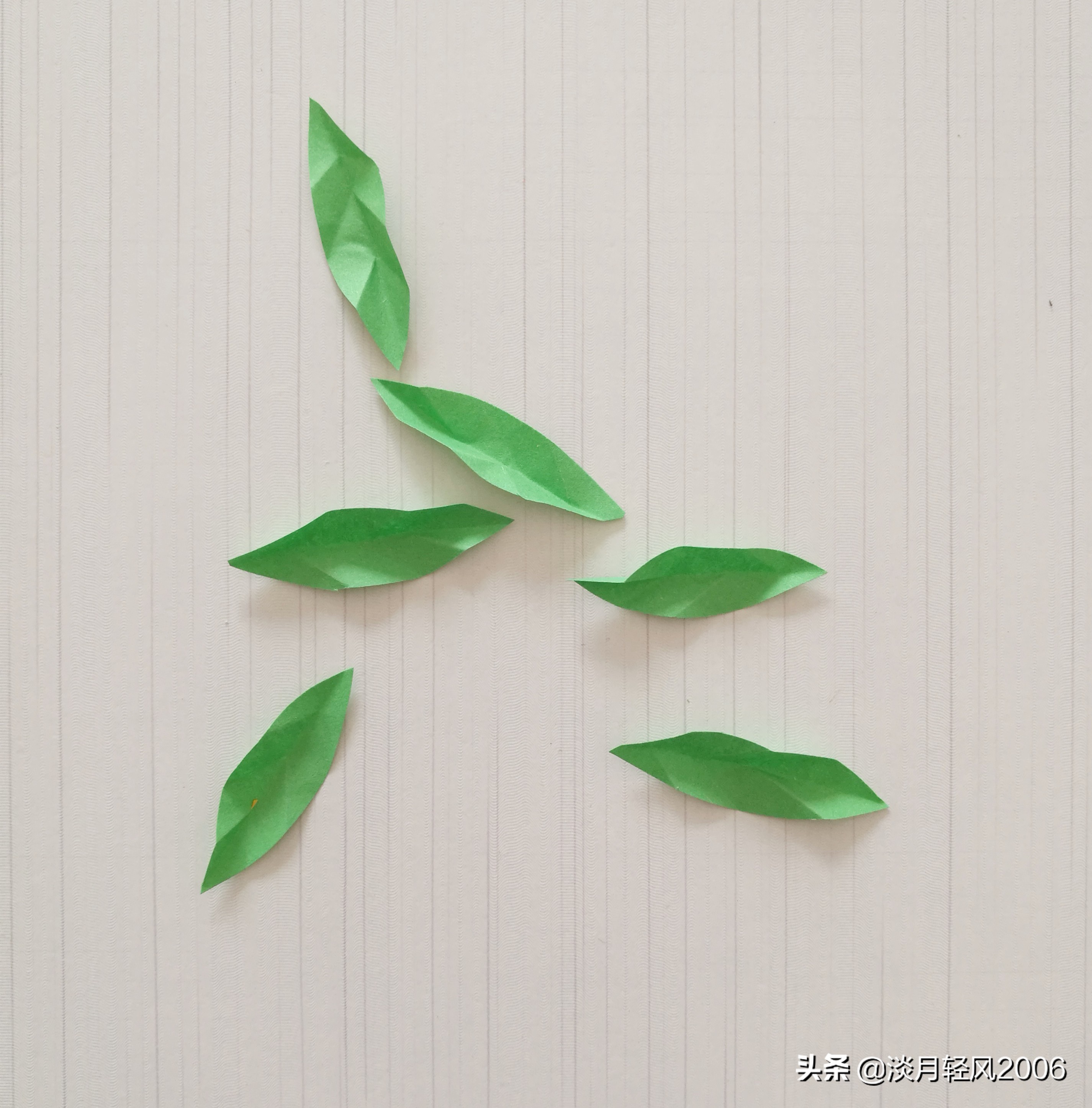 幼儿园手工，自己动手用卡纸做清新小花爱心贺卡，可以当手工作业