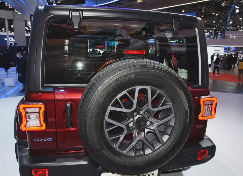 Jeep牧马人4xe起售53.49万元，车叔为何不推荐买？