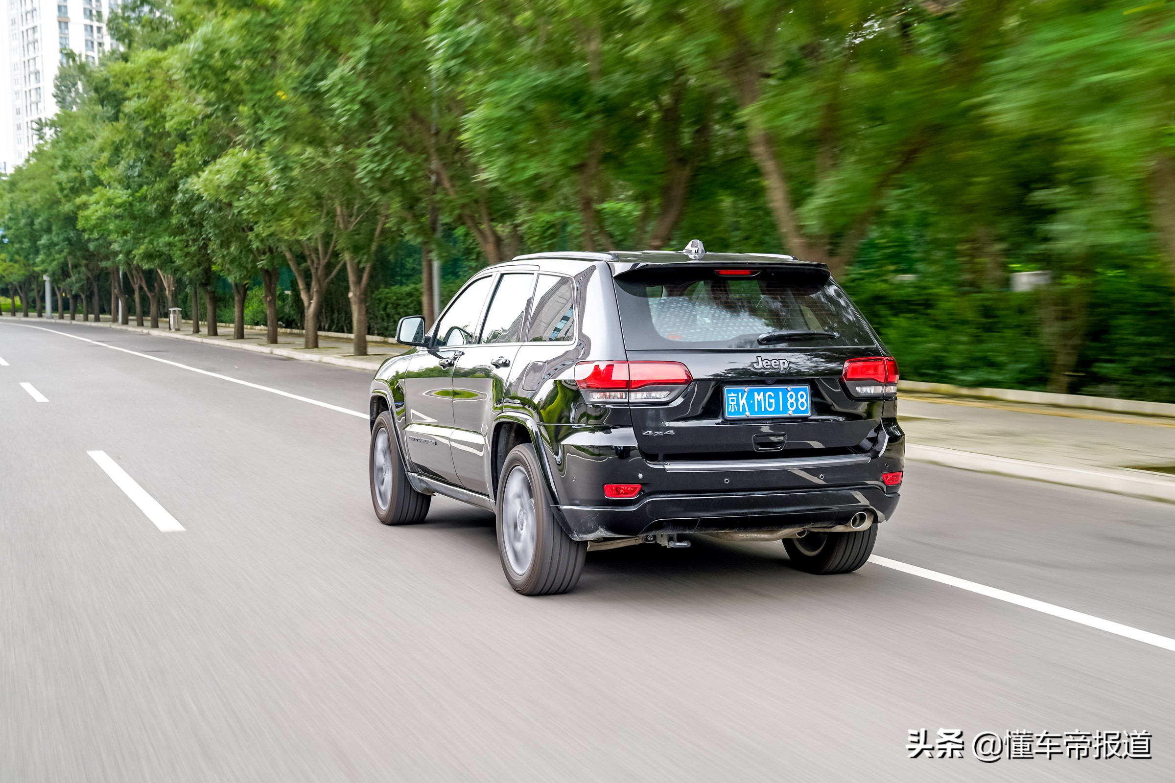 新车｜大排自吸魅力依旧 且开且珍惜 试驾大切诺基80周年纪念版
