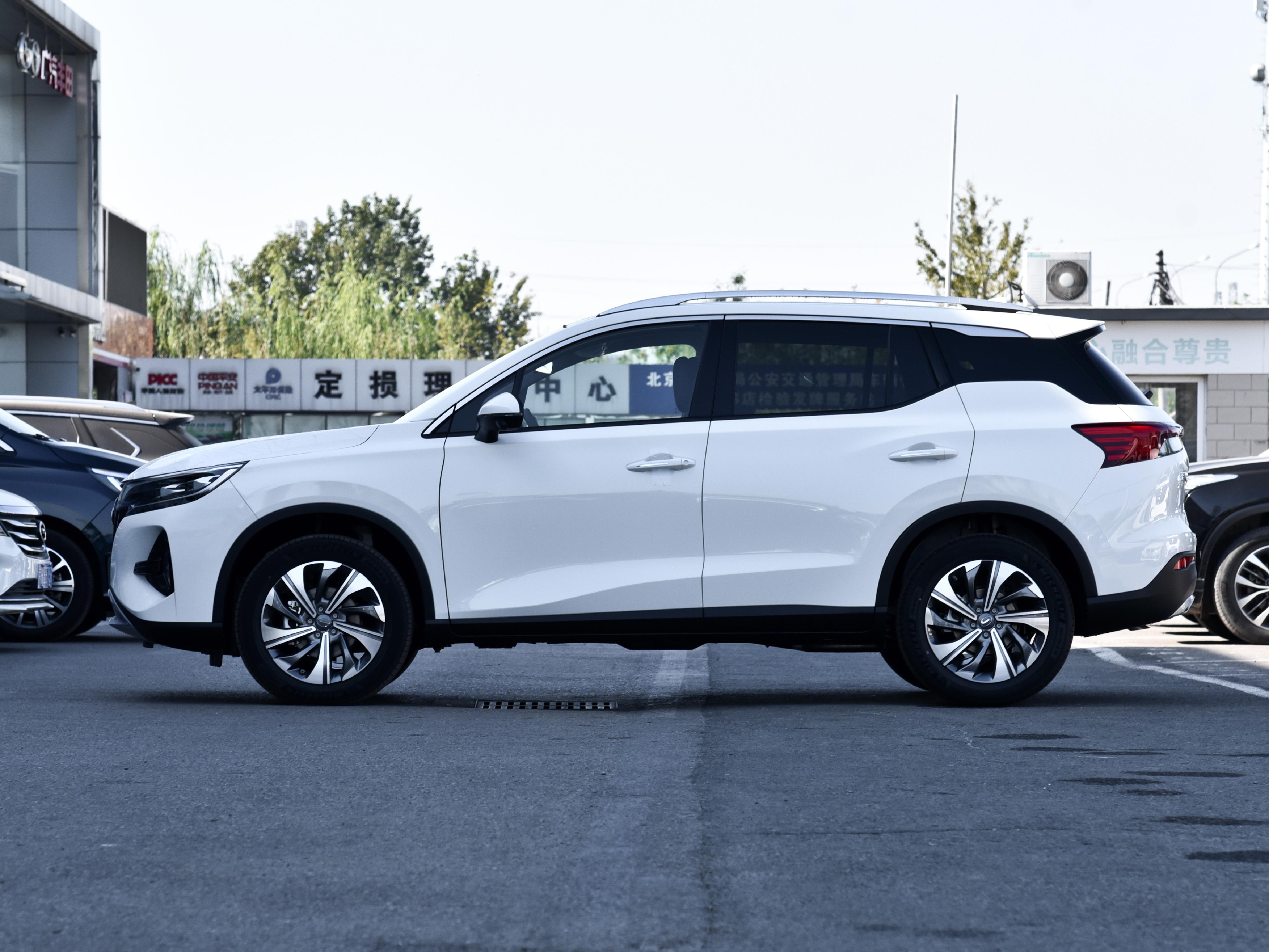 换上6at自动挡,油耗不高,空间够大的suv,带你看广汽传祺gs4