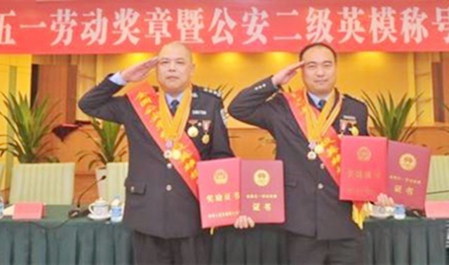 击毙周克华3秒结束！事后两民警回忆：我们根本来不及去想怕不怕