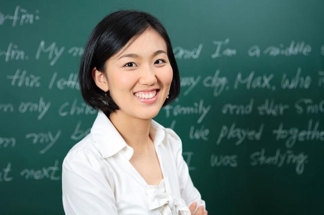 想进入985高校当老师，你需要具备三项条件，仅博士学位还不够