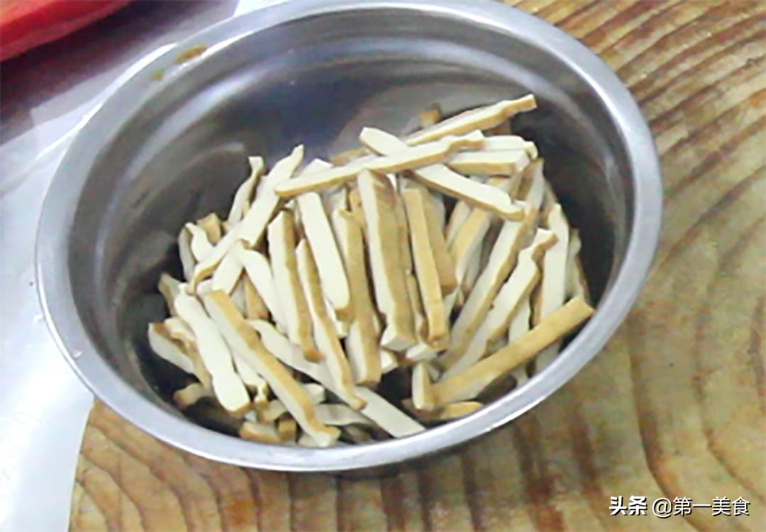 减肥不用吃得太单调，6道家常菜，热量低又健康，别再吃水煮了