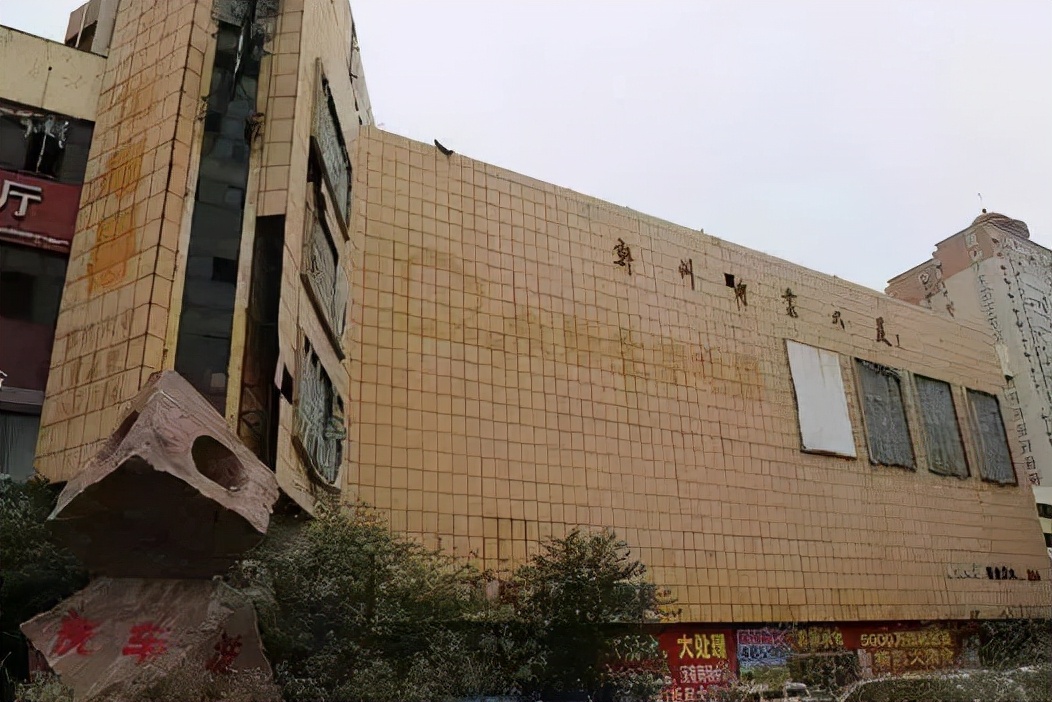 郑州一老牌商场,曾生意兴隆、被称
