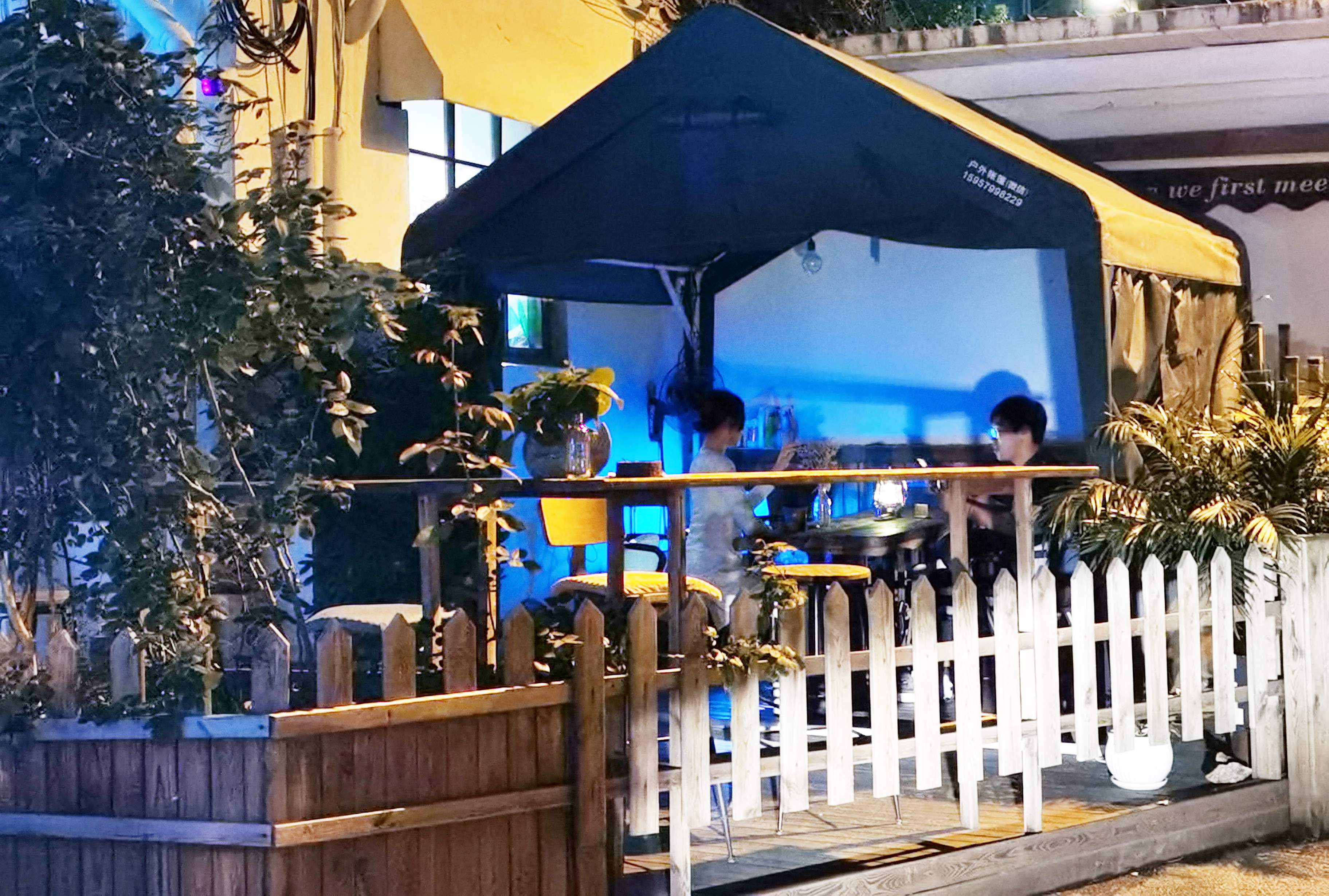 大隐于市，沈阳这里有一条条幽静的小巷，云集了百余家特色咖啡店