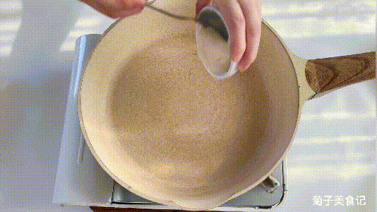 黄金蛋炒饭怎么做？粒粒分明，色泽金黄，10分钟开吃