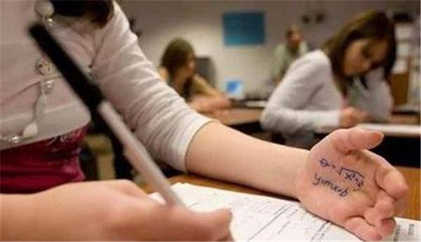 2017高考题泄漏（18年前他偷走高考试卷）