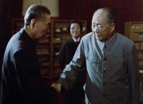 张玉凤回忆1976年：周恩来、朱德接连去世，毛主席一个人默默流泪