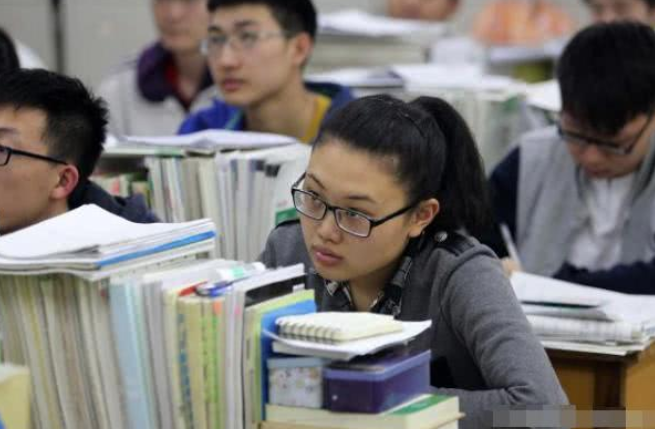 2022年恐成“高考最难年”，三大变化要重视，部分学生或无缘本科