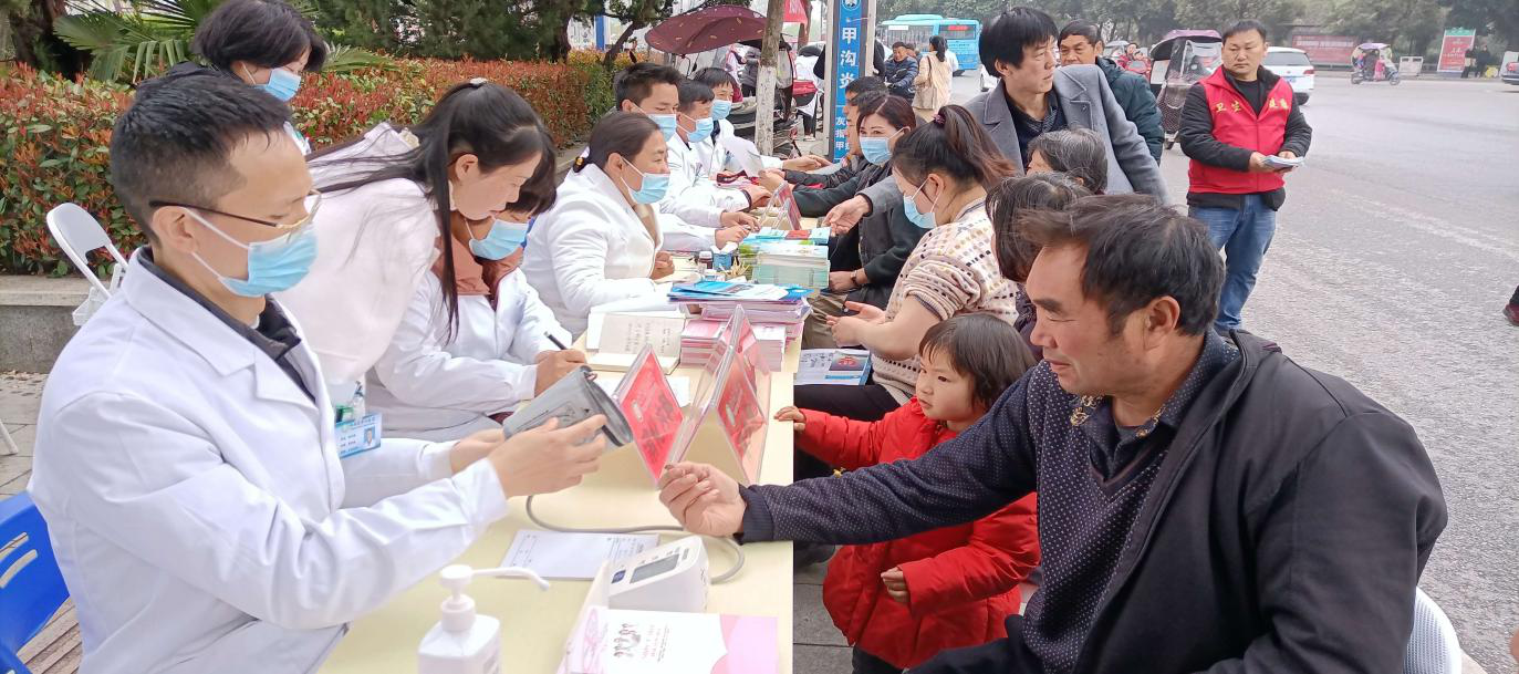 桐柏县卫健委举办新时代文明实践主题活动 -----让文明之光照亮新征程义诊活动