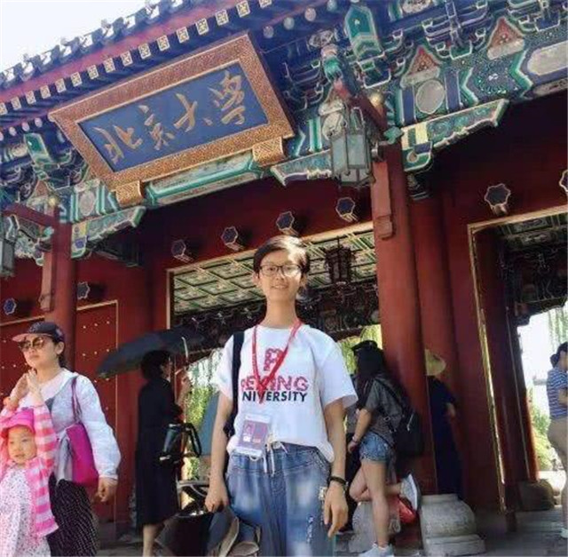 高考前连手机都没有，她却以688分考进北大，这个高考状元要点赞