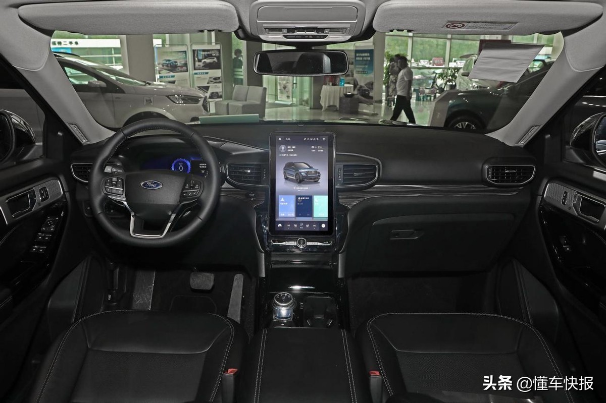 35万元级6座中大型SUV，福特探险者、凯迪拉克XT6如何选？