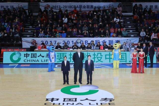 cba为什么没有主队logo(CBA主场地板为何不效仿NBA，放置主队Logo呢？)