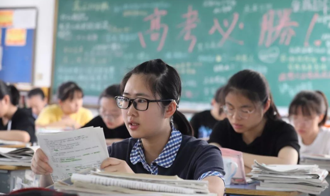 高考成绩想超过一本线，主要在于数学还是英语？班主任给出答案