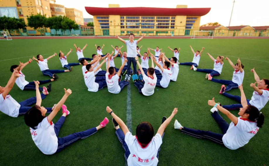大学期间竞选班干部，不要错过这三个“职位”，选上有趣又有用