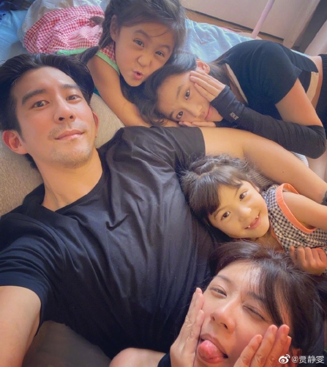 贾静雯晒万圣节照，咘咘波妞鬼马精灵，梧桐妹与妈妈贴头自拍好暖