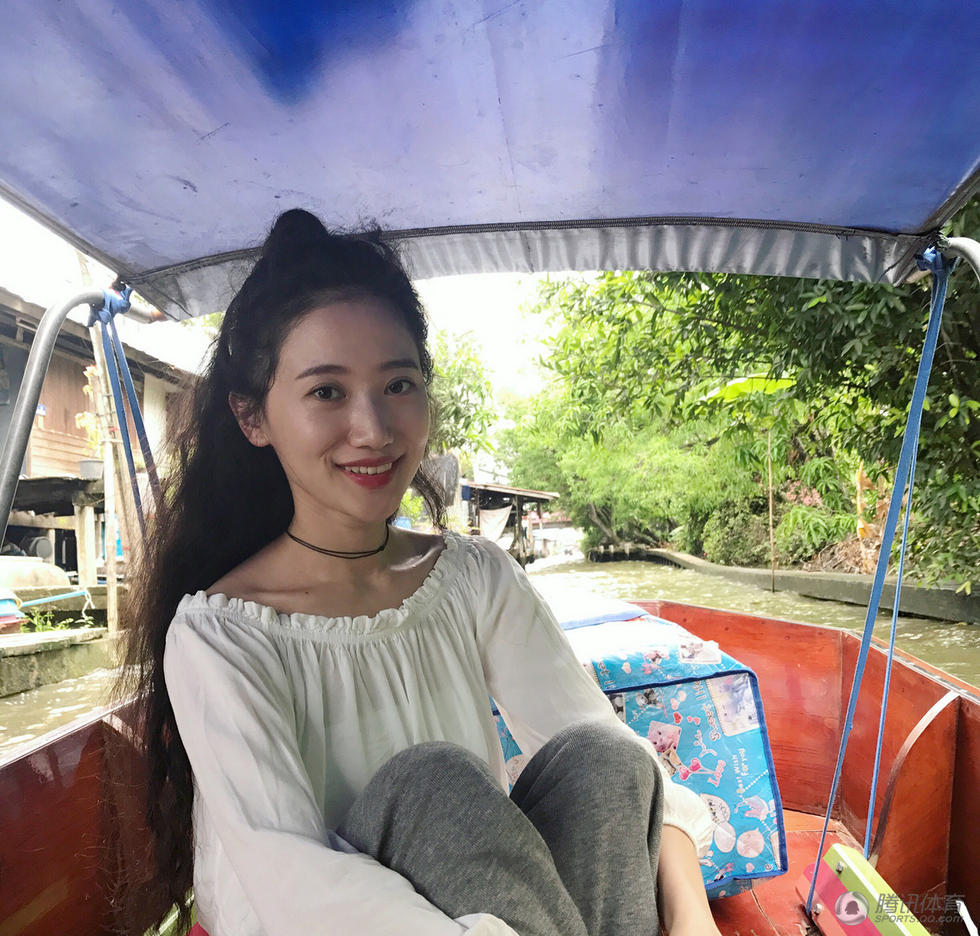 为什么国足老婆很漂亮(男足太太团哪一个最漂亮?