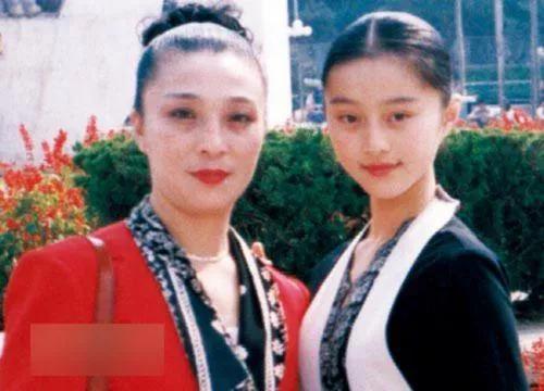 靠三个男人上位，后成为商界大佬，揭秘范冰冰鲜为人知的往事