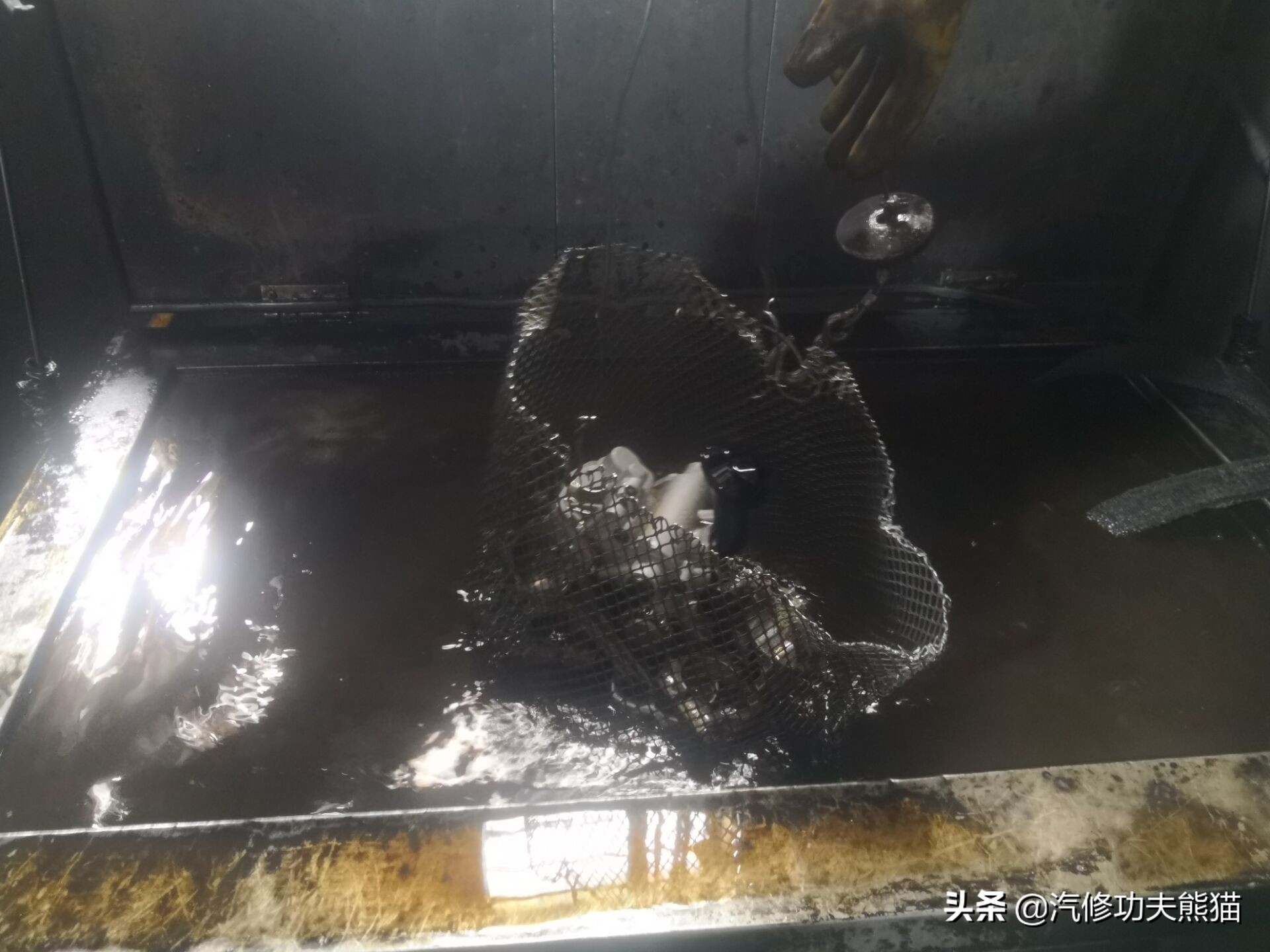 江西车友奥迪A4L严重烧机油500公里一升忍无可忍来永康解决