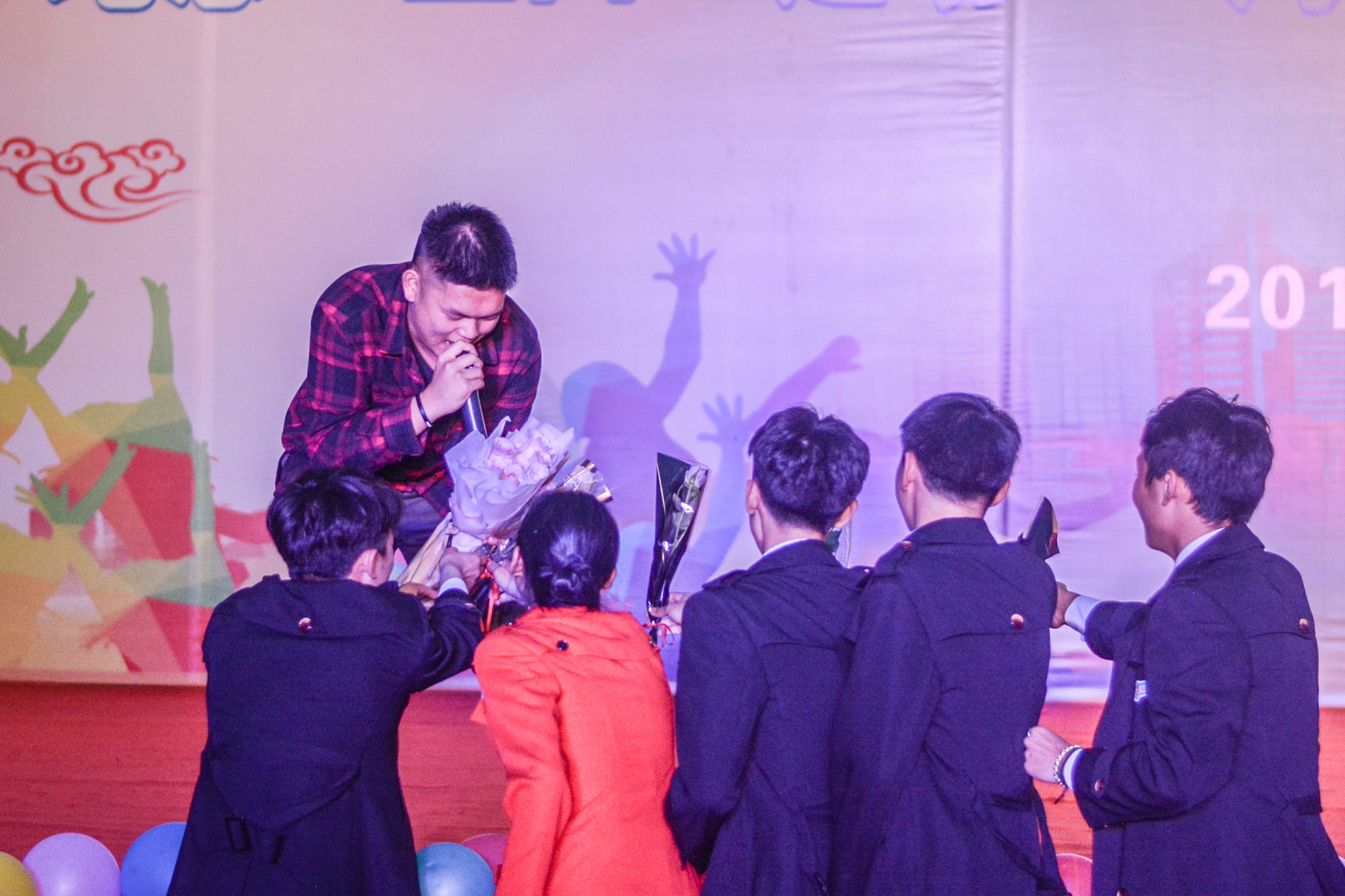 弘扬五四精神，成都东星航空职业学校掀起爱国主义热潮