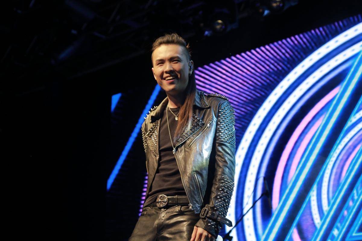 在中国好声音上高唱high歌的张玮-张玮high歌中国好声音视频 - 114