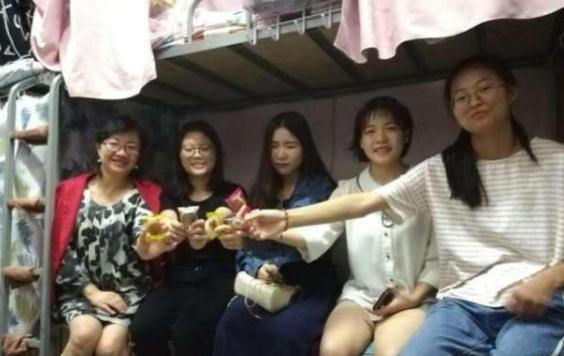大学“人性化宿舍”火了，拥有空调不算啥，在校夫妻还可同住
