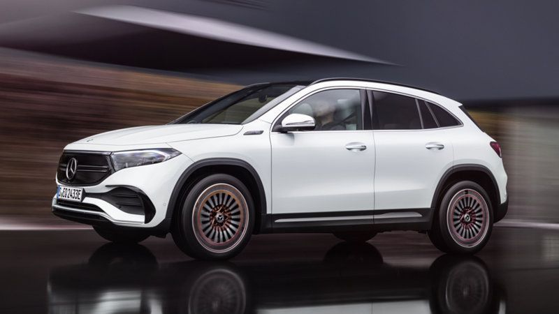 奔驰eqa250亮相 gla电动版本 独有的蓝色和玫瑰金装饰