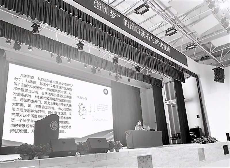 南平军分区联合武夷山职业学院，给该学院新生上了一堂国防教育课