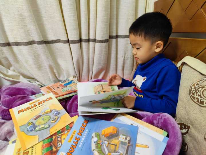 10小孩过生日送什么礼物好（小孩生日礼物送什么东西比较好十岁）