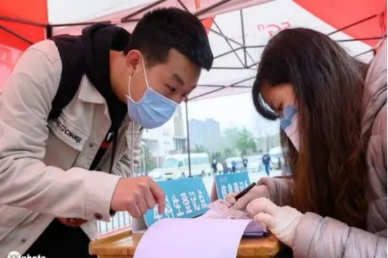 985大学排名再次洗牌，清北稳坐第一档，其他高校排名变化大