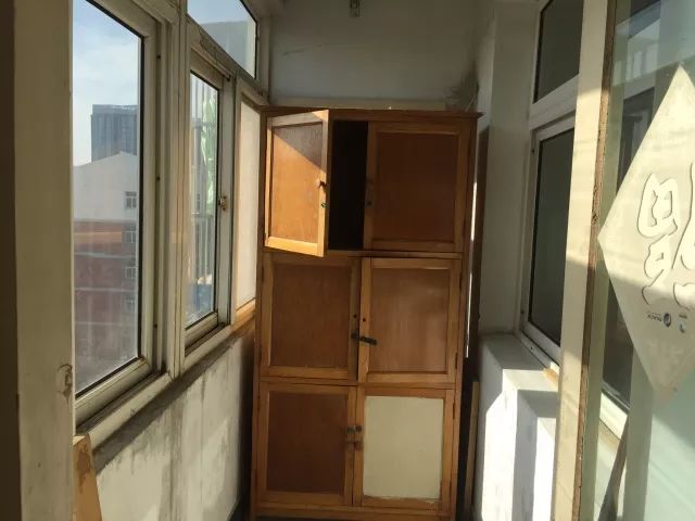 妹子爆改北京50m²旧屋！2㎡卫生间的暗宅，最终拥有阳光和大浴缸
