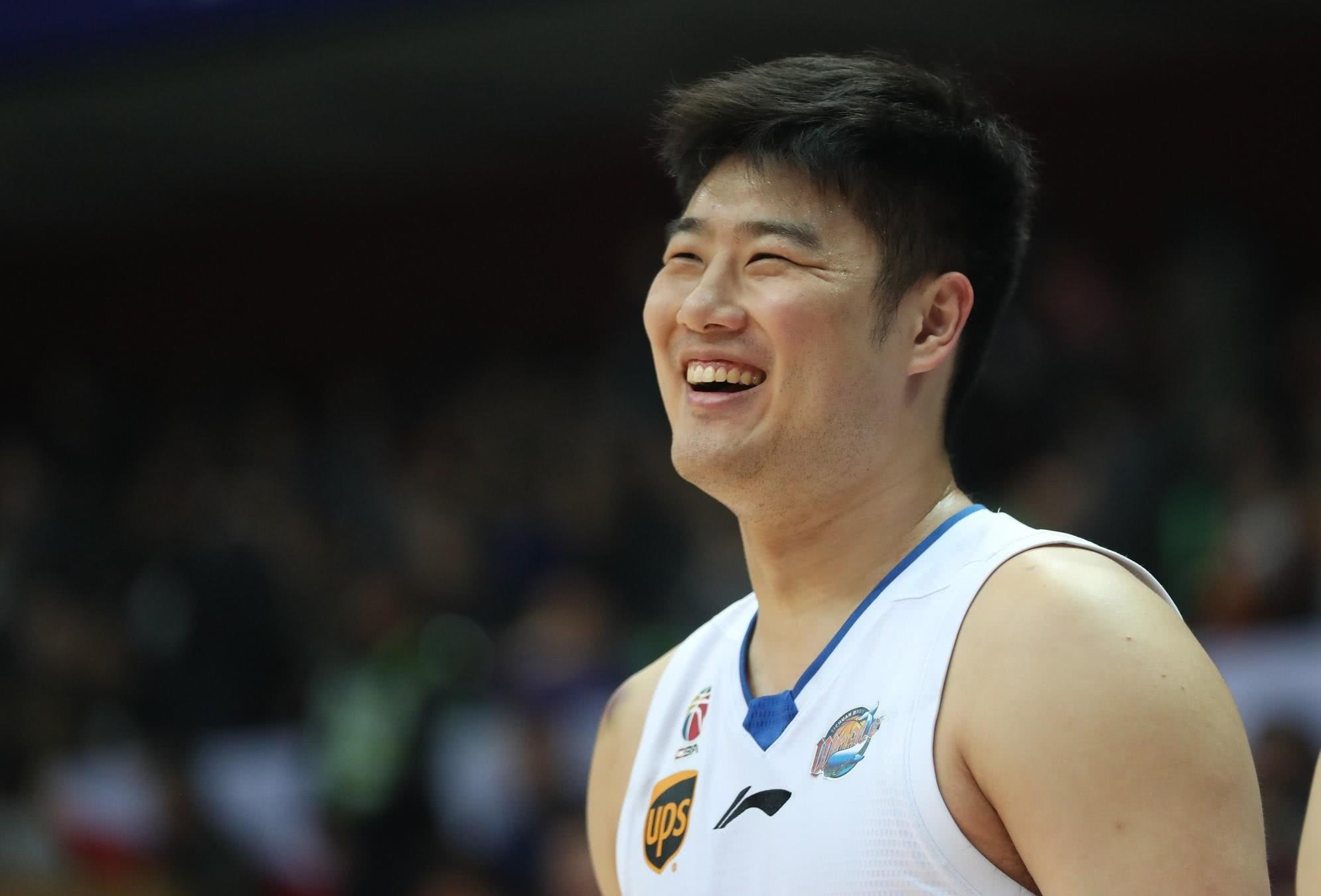 蔡晨cba哪个队(蔡晨:高中时受到全美大学哄抢,如今26岁却频频现身野