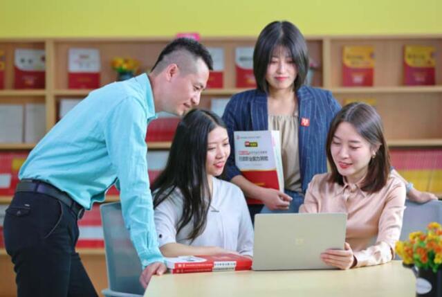 花2万报名“公务员”培训班，是交智商税吗？过来人告诉你值不值