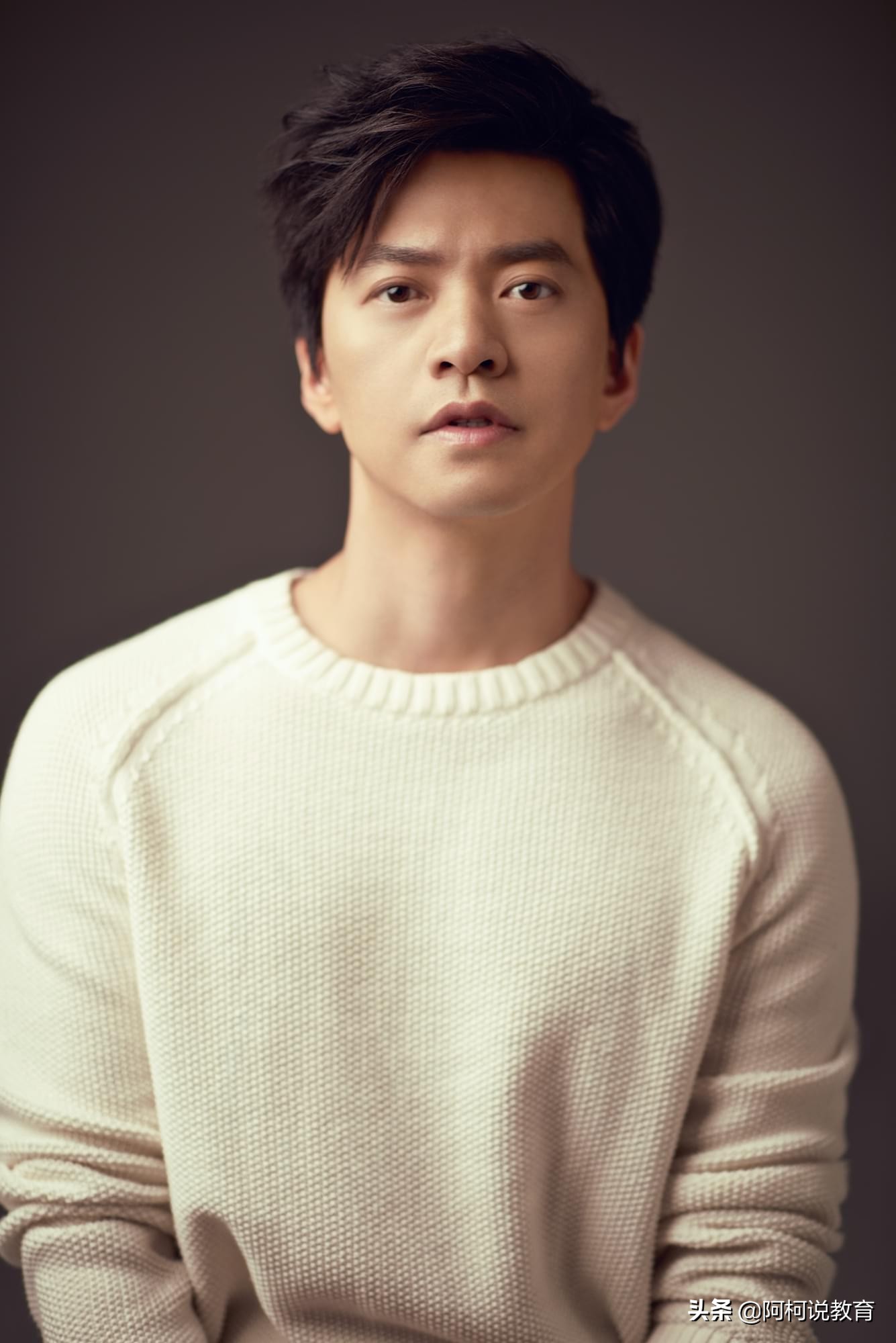 龚俊大学时期的照片曝光，简直又仙又欲，东华校草果然名副其实