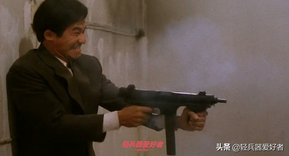 港片的枪战美学巅峰！看看当年的天王大战用了哪些轻武器