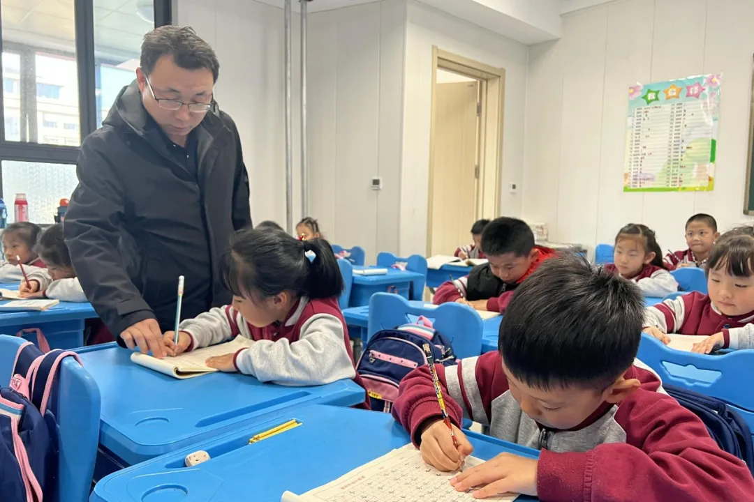 西安市長(zhǎng)安區(qū)第三小學(xué)讓校園生活豐富多彩(圖9)