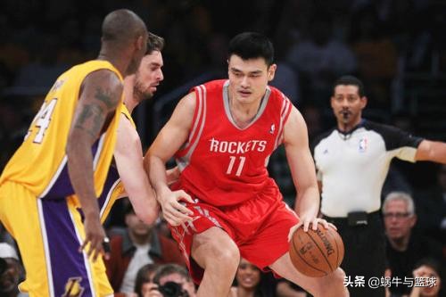 为什么姚明在nba(姚明在NBA打了8年，巅峰时不输任何内线，为何没有进过一阵？)